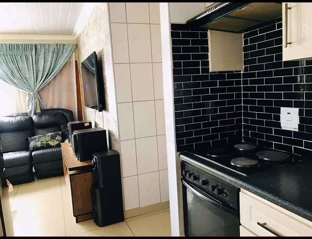 3 BEDROOM HOUSE FOR SALE IN MAHUBE VALLEY